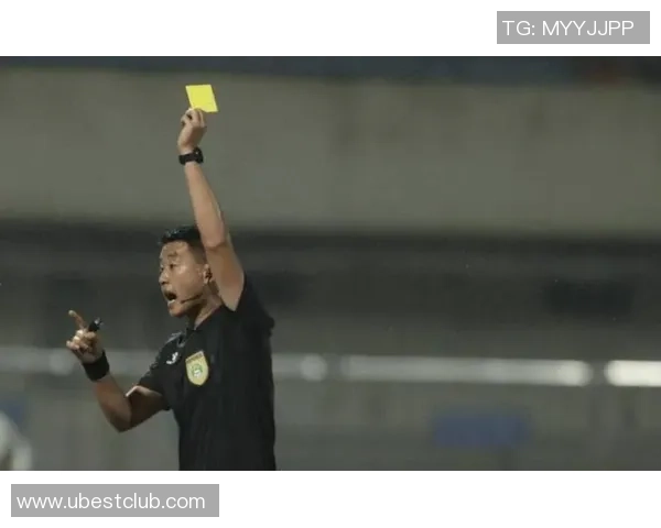 真实没必要!阿劳霍仅1犯规但2黄牌,因此前曾和裁判争论而染黄 真实没必要!阿劳霍仅1犯规但2黄牌,因此前曾和裁判争论而染黄